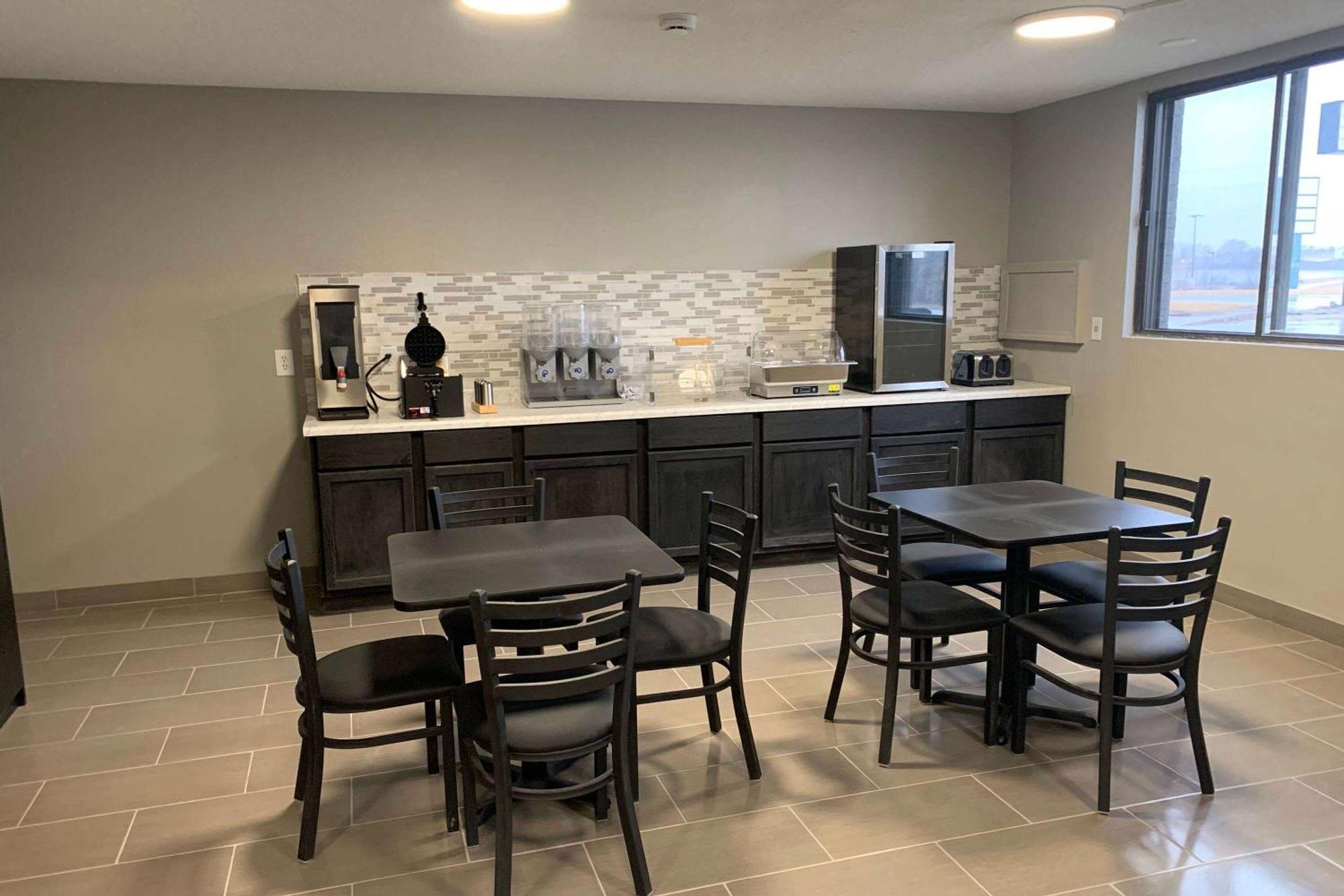 Super 8 By Wyndham Kirksville-University Area Экстерьер фото